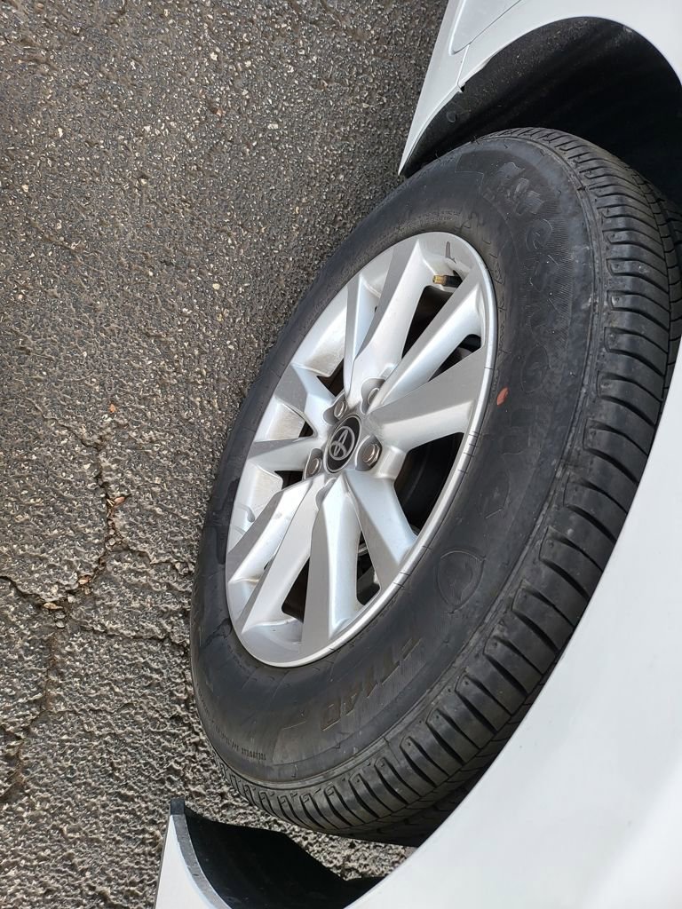 Used 2025 Toyota Camry LE image 6