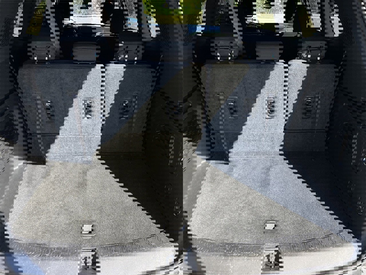 Used 2025 GMC Acadia Elevation image 28