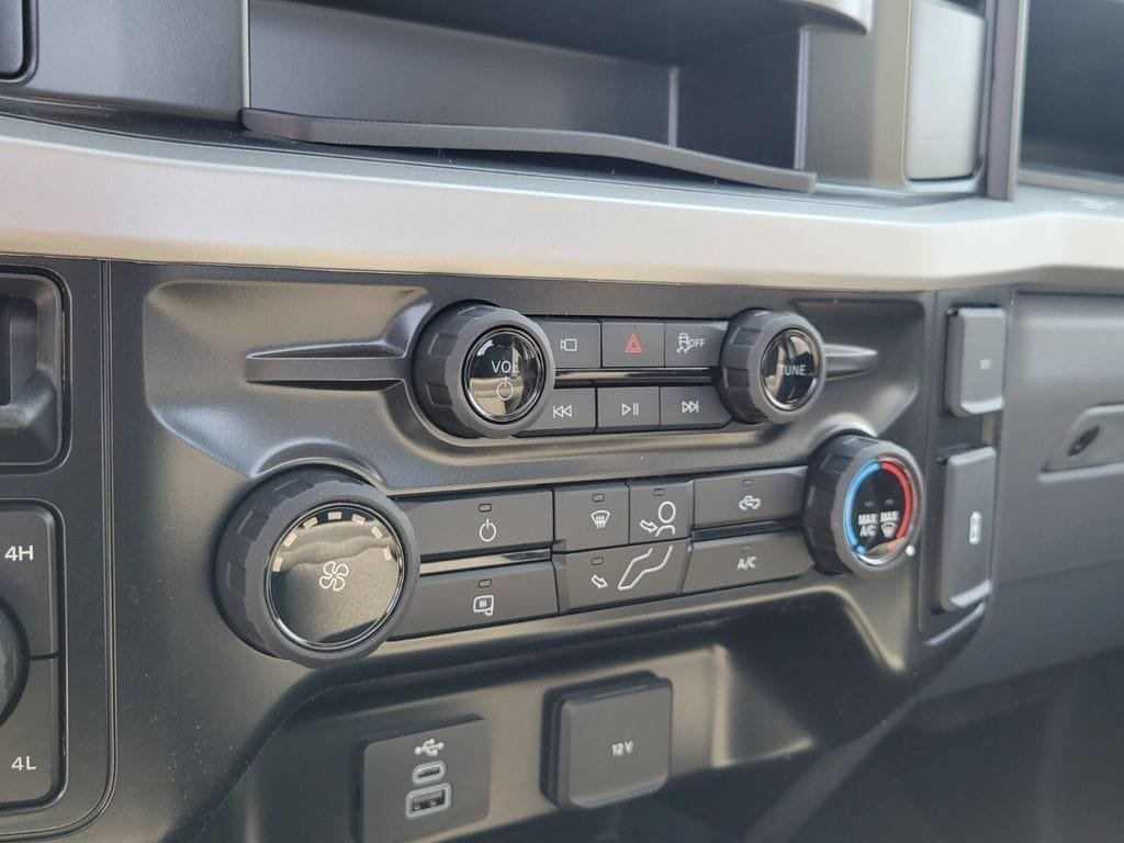 New 2026 Ford F250 XL w/ STX Appearance Package AWD/4WD image 15
