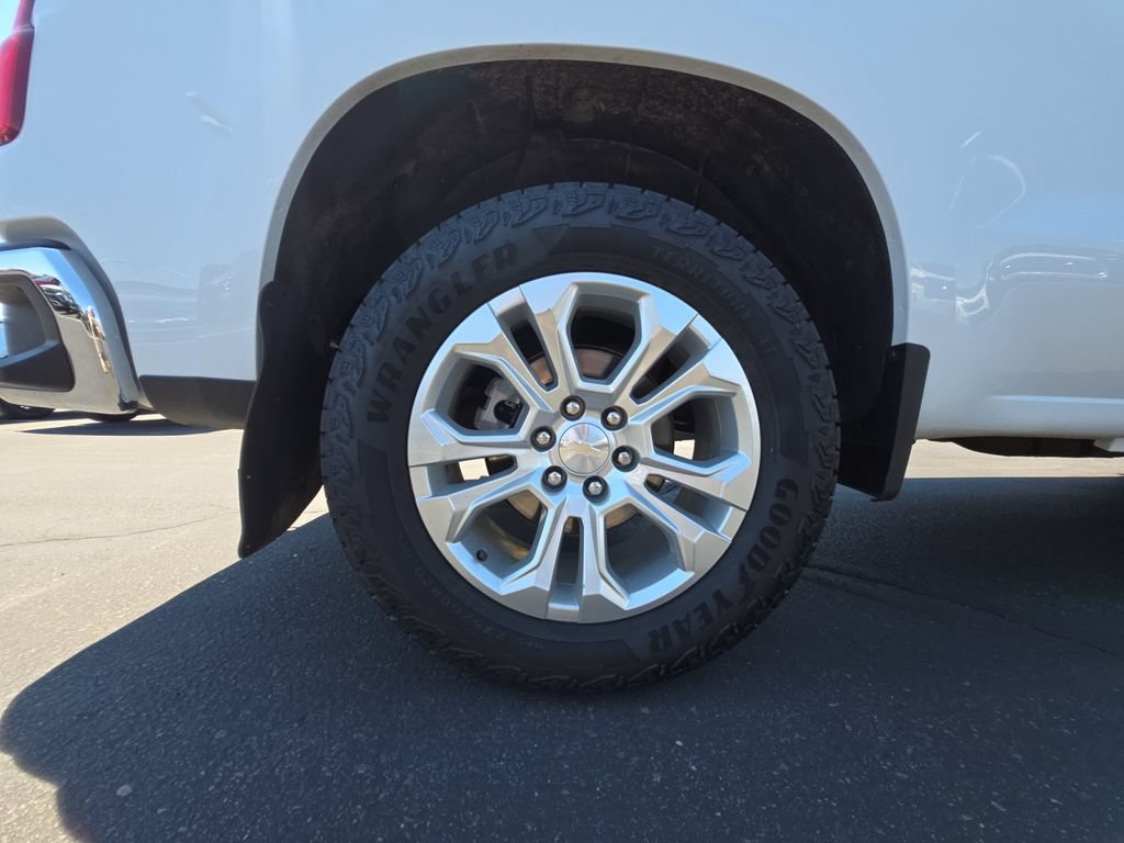 Certified 2023 Chevrolet Silverado 1500 LTZ w/ LTZ Premium Package AWD/4WD image 28