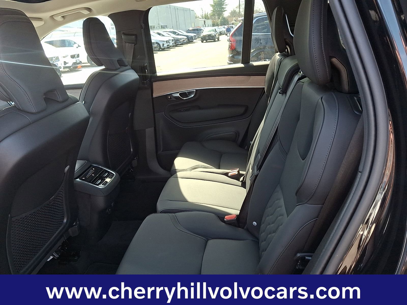 Certified 2025 Volvo XC90 B6 Core image 11