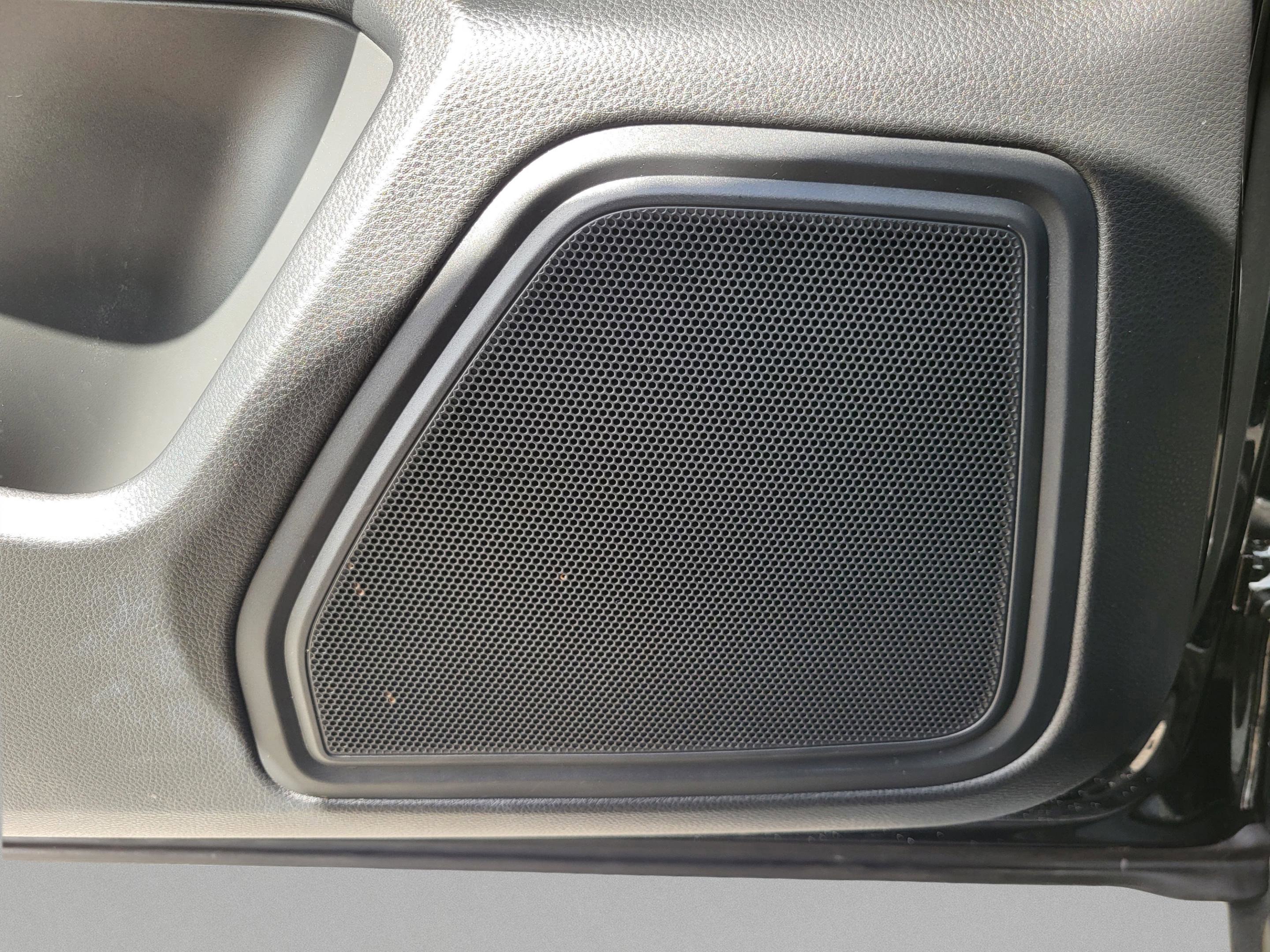 Used 2023 Porsche Macan AWD/4WD image 21