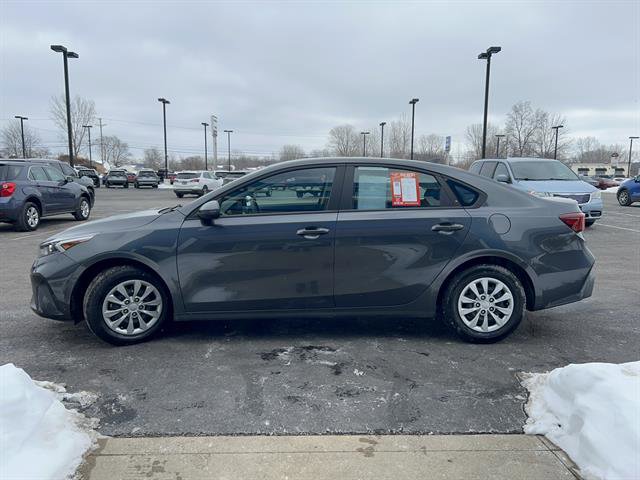 Used 2022 Kia Forte FE image 4