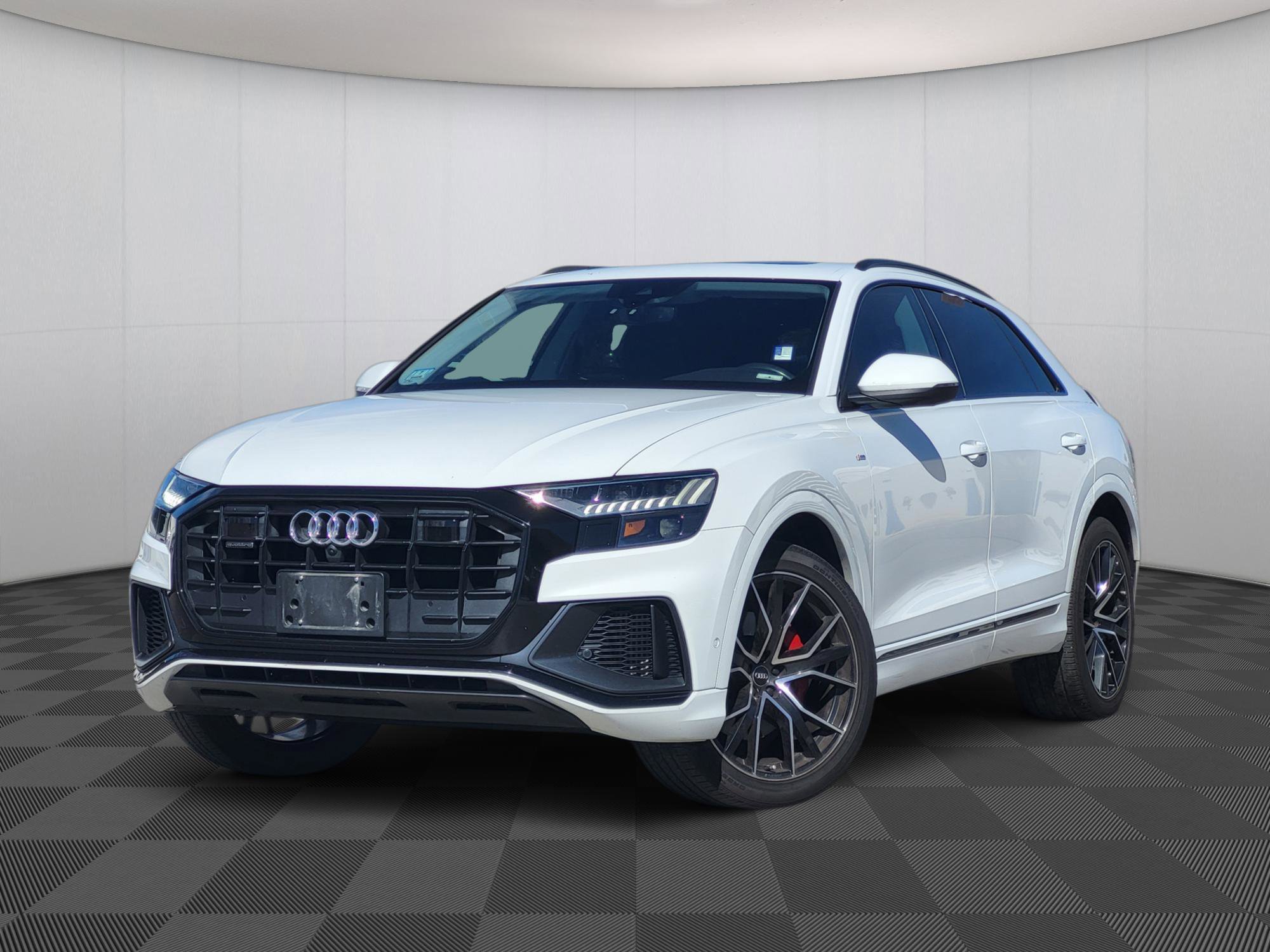 Used 2020 Audi Q8 Premium Plus image 3