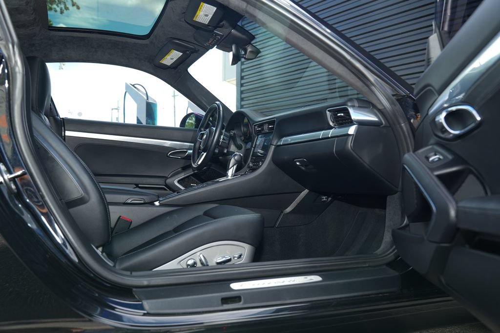 Certified 2018 Porsche 911 Carrera S RWD image 29