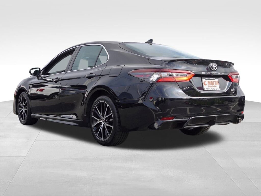 Used 2023 Toyota Camry SE image 6
