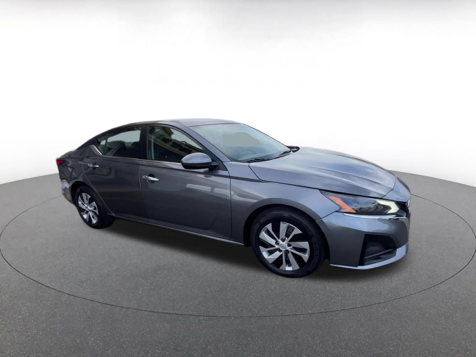 Used 2023 Nissan Altima 2.5 S FWD image 2