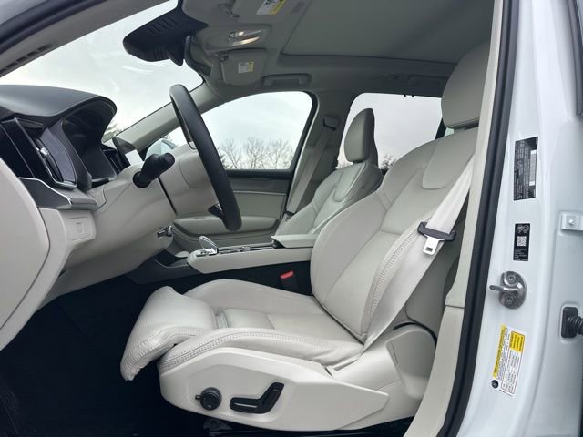 New 2026 Volvo XC90 B6 Ultra w/ Protection Package AWD/4WD image 13