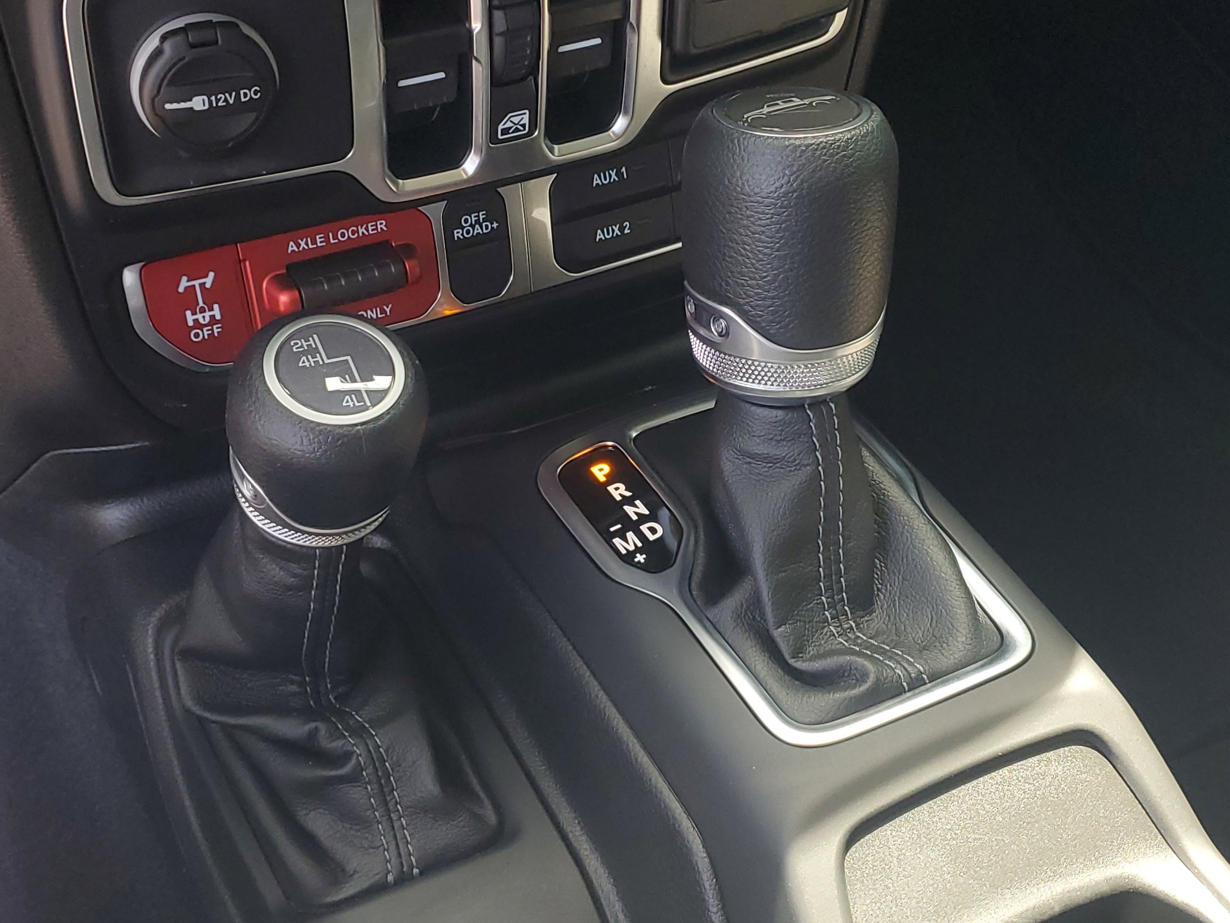 Used 2025 Jeep Gladiator Mojave AWD/4WD image 8