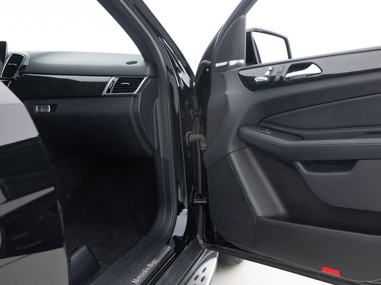 Used 2019 Mercedes-Benz GLE 400 4MATIC image 28