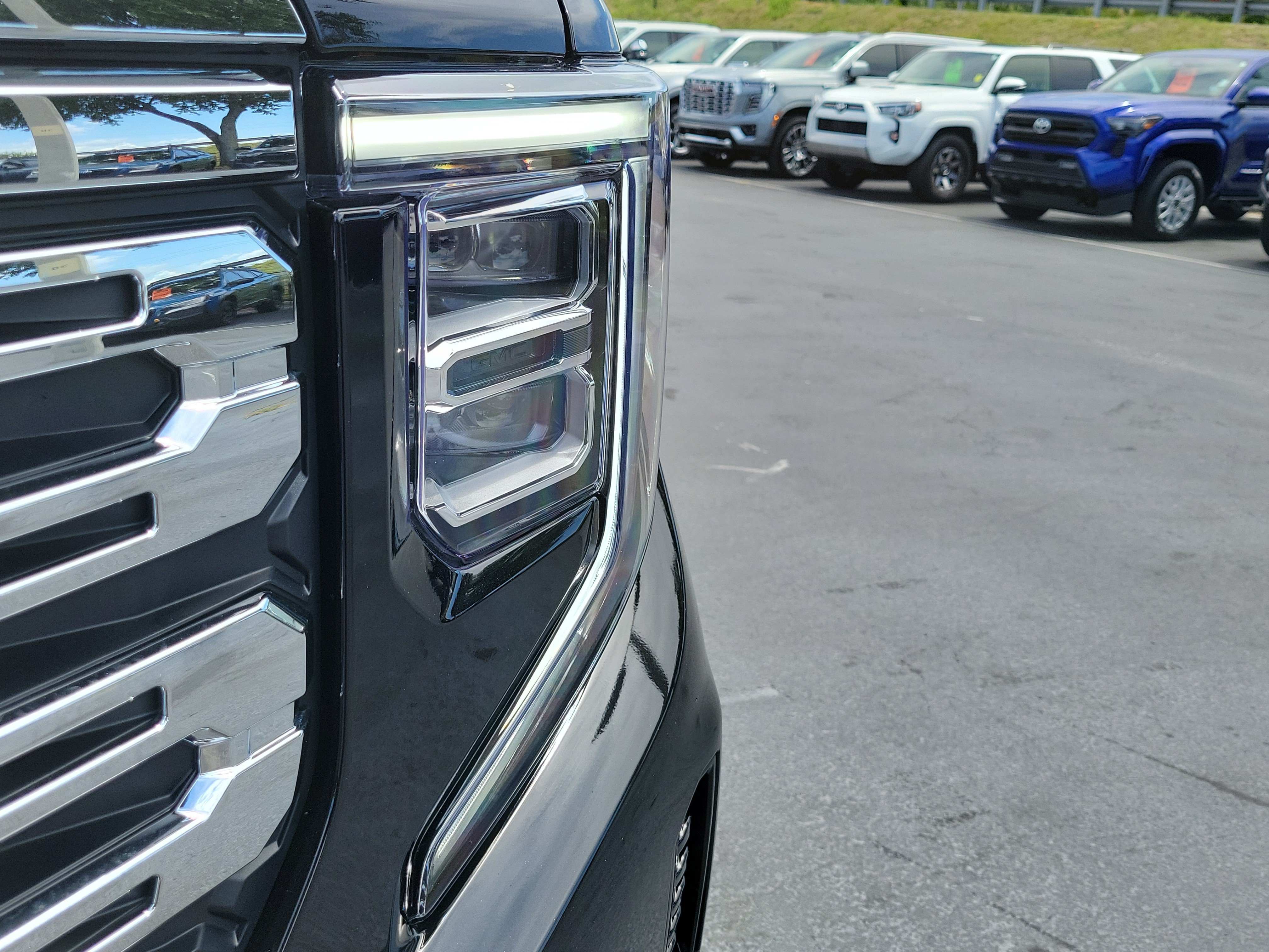 Used 2026 GMC Sierra 1500 Denali w/ Denali Reserve Package AWD/4WD image 3