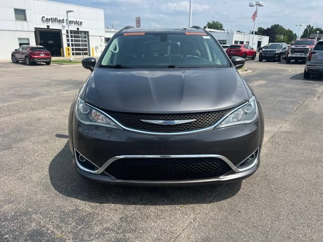 Used 2018 Chrysler Pacifica Touring-L Plus FWD image 2