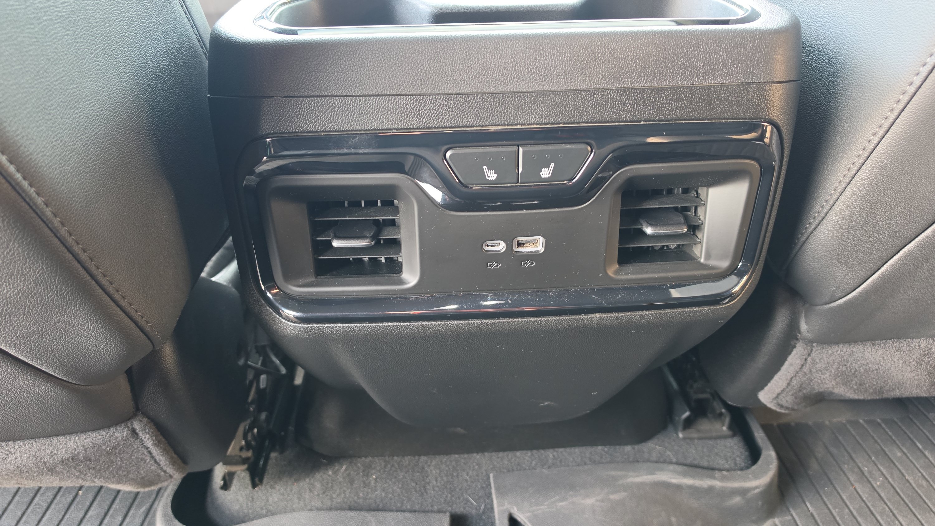 Used 2025 Chevrolet Silverado 2500 ZR2 w/ Technology Package AWD/4WD image 24