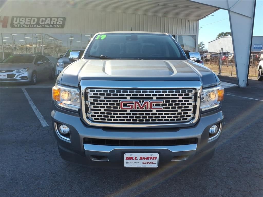 Used 2019 GMC Canyon Denali image 2