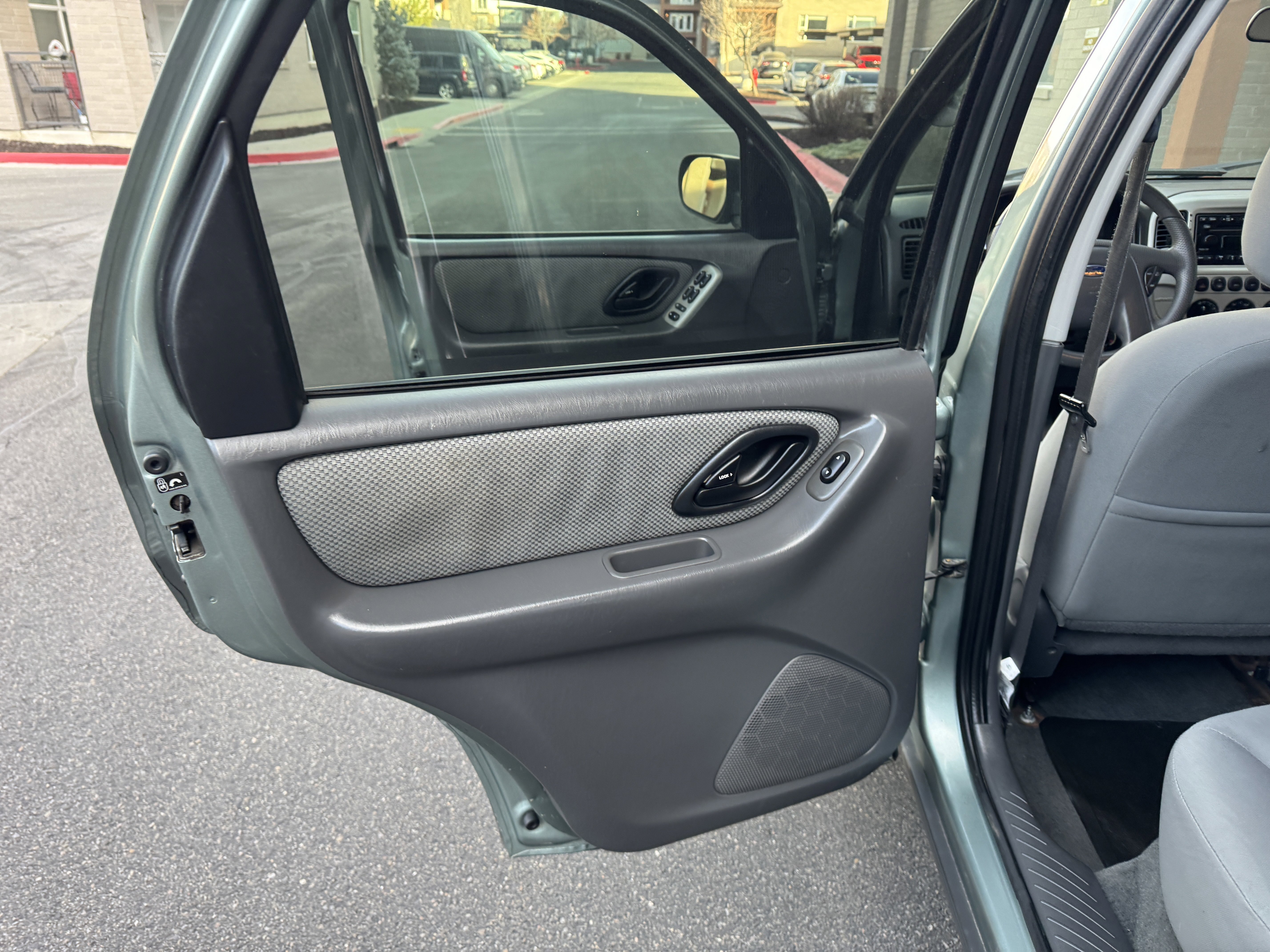 Used 2006 Ford Escape 4WD Hybrid image 30