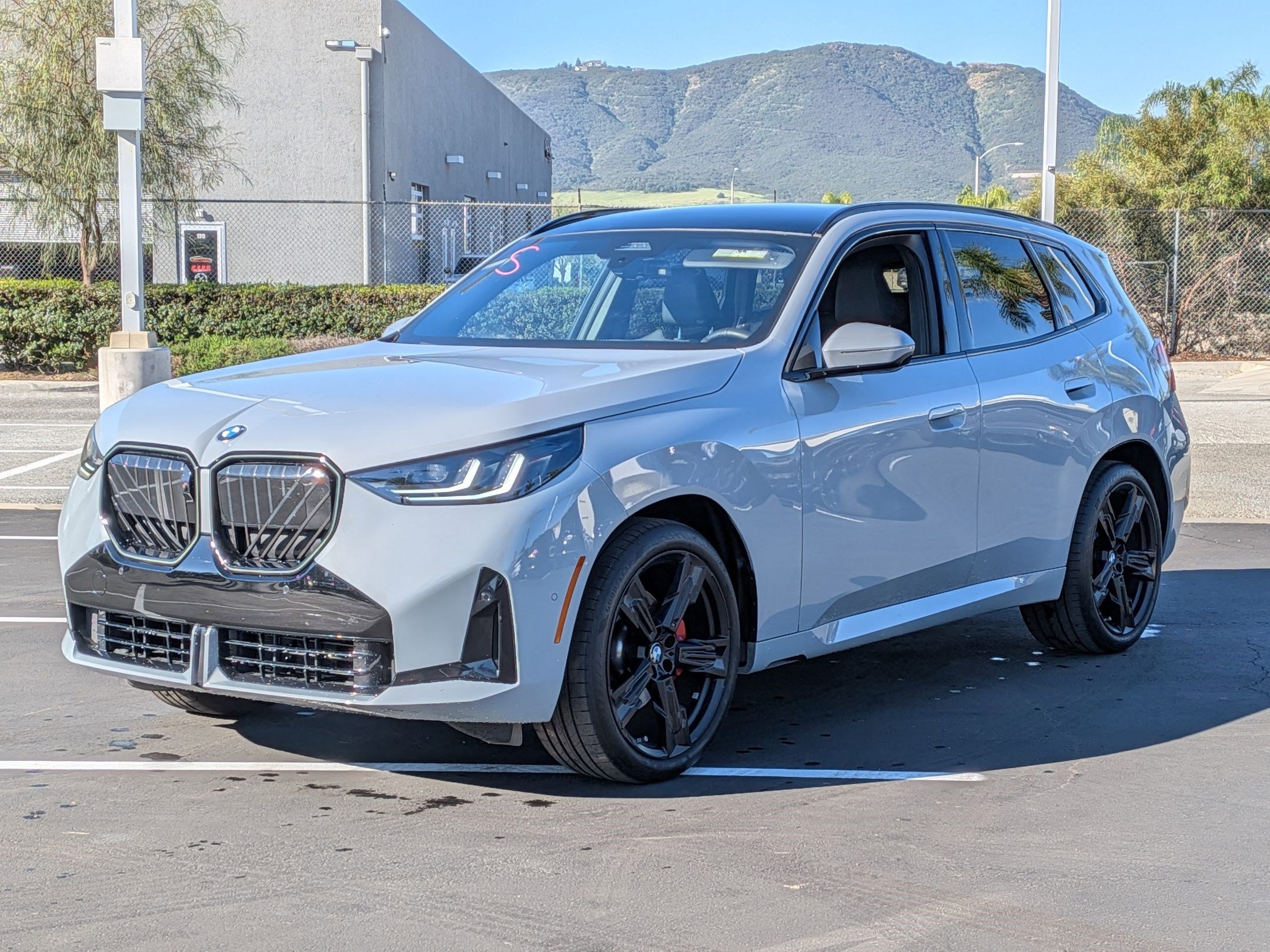 Used 2025 BMW X3 xDrive30i w/ Premium Package image 5