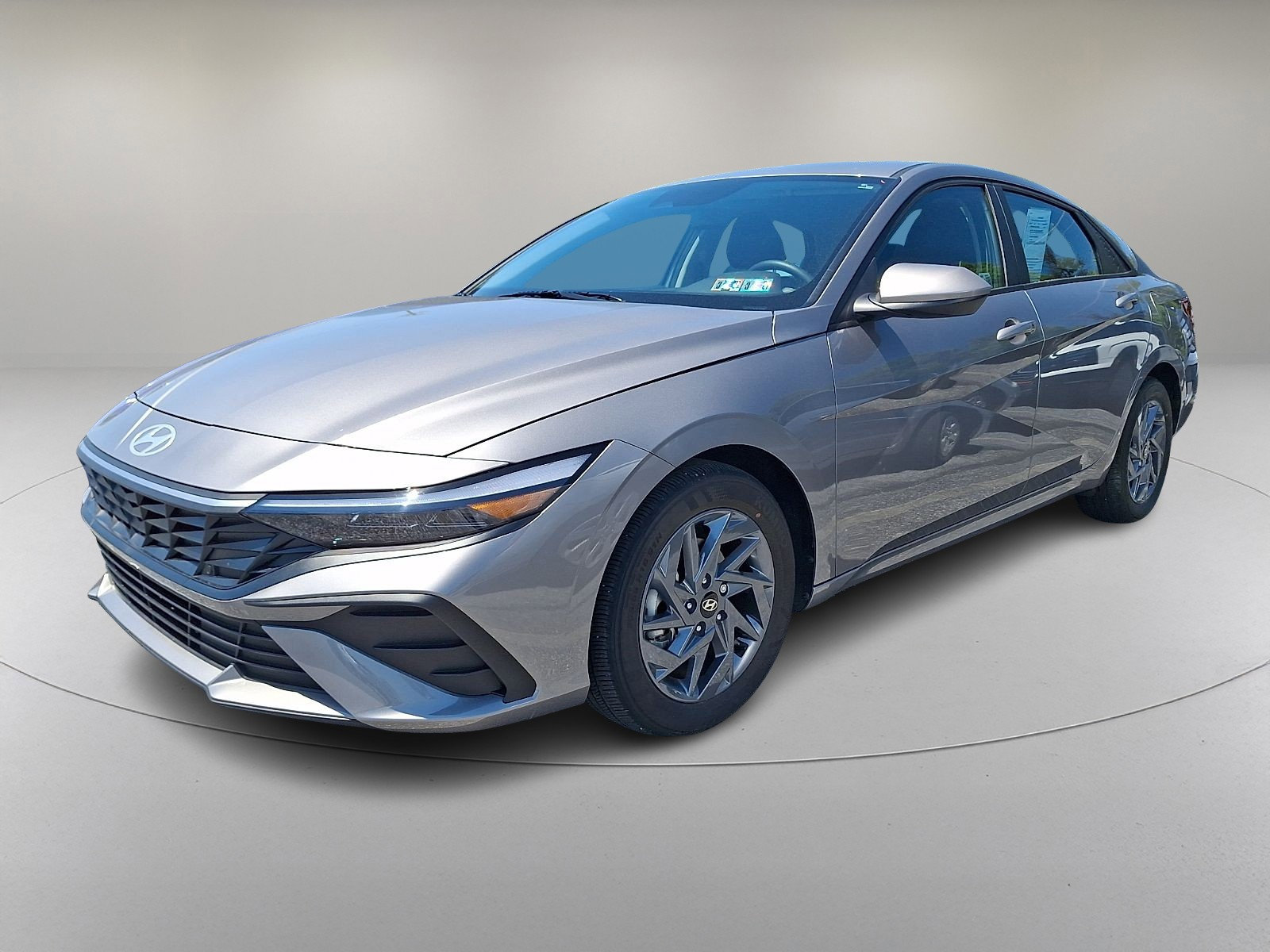 Used 2024 Hyundai Elantra SEL FWD image 5