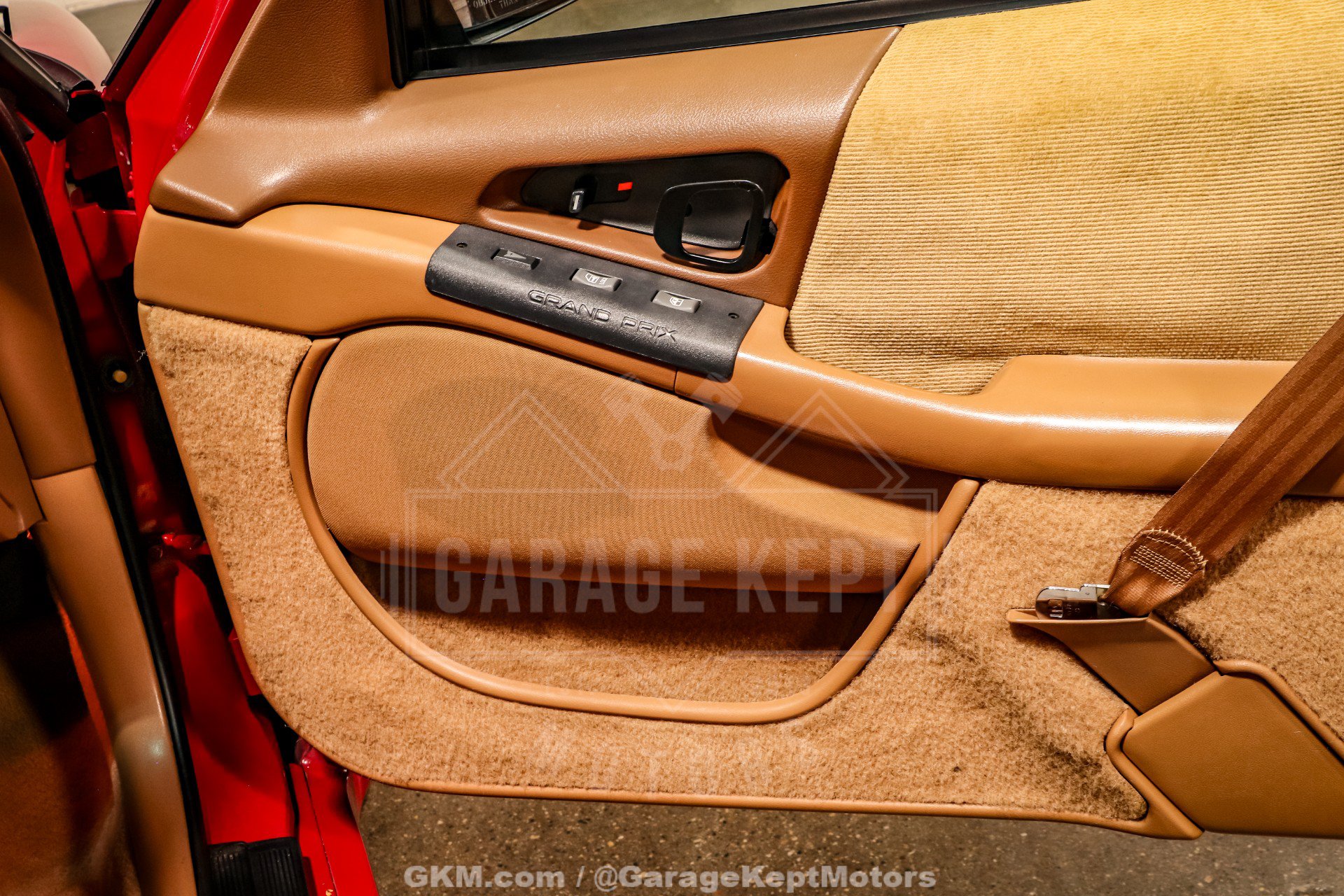 Used 1990 Pontiac Grand Prix SE FWD image 64