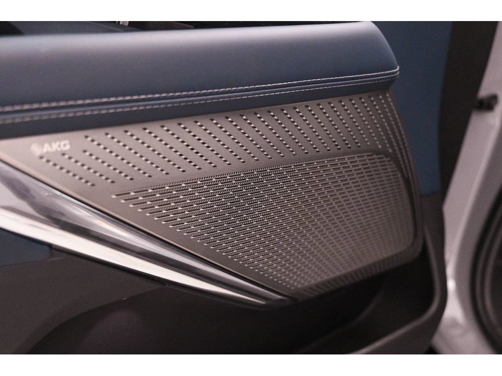 New 2026 Cadillac Escalade IQ Sport 2 w/ LPO, ONYX Package image 33