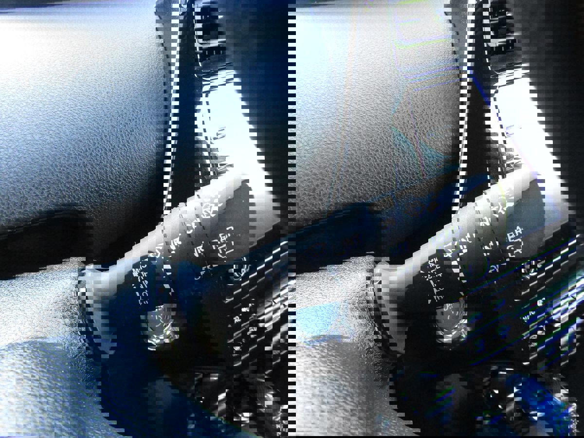 Used 2022 Toyota Prius LE image 9