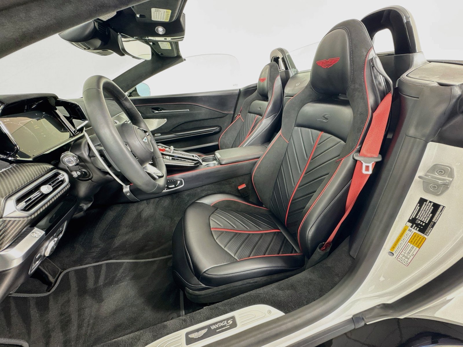 Used 2026 Aston Martin V8 Vantage S RWD image 20