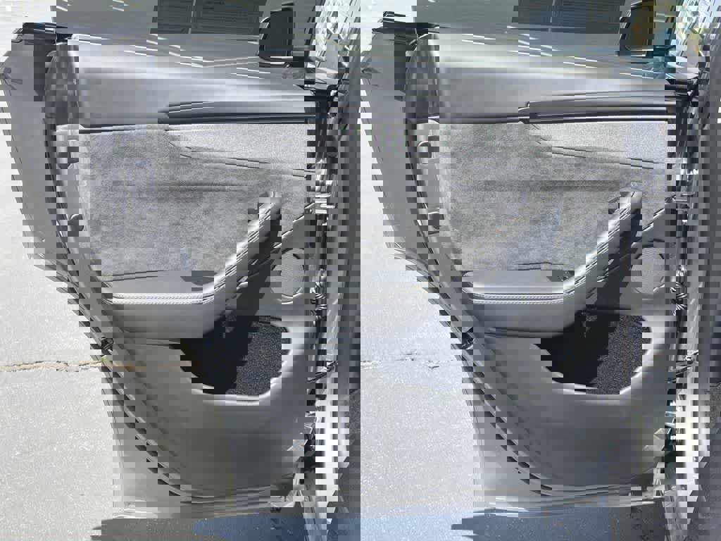 Used 2026 Tesla Model Y AWD image 29