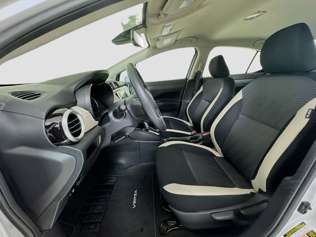 Used 2021 Nissan Versa SV w/ Electronics Package image 10