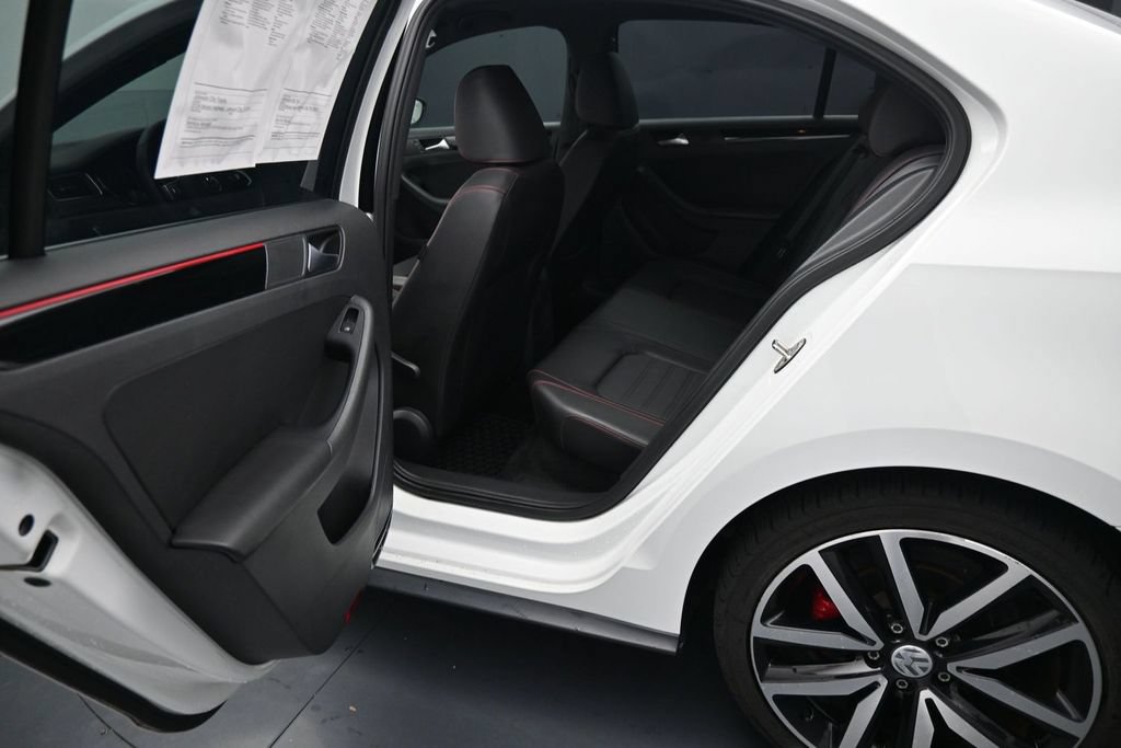 Used 2018 Volkswagen Jetta GLI FWD image 21