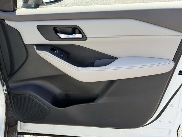 Used 2023 Nissan Rogue SL AWD/4WD image 8