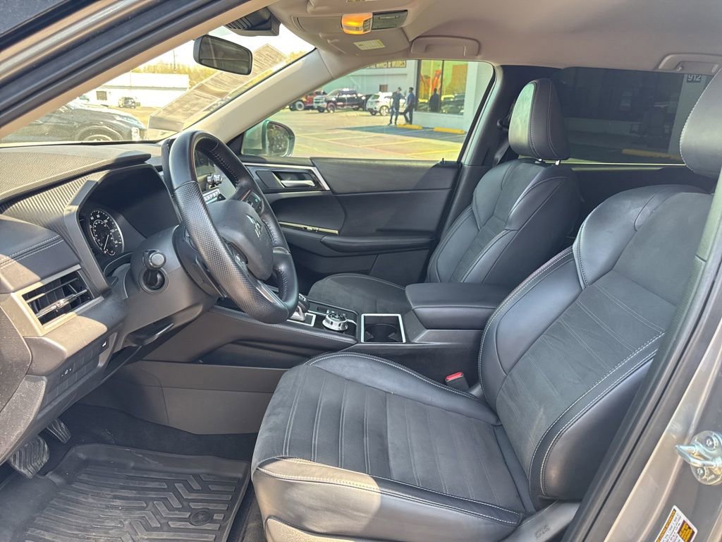 Used 2024 Mitsubishi Outlander SE FWD image 19