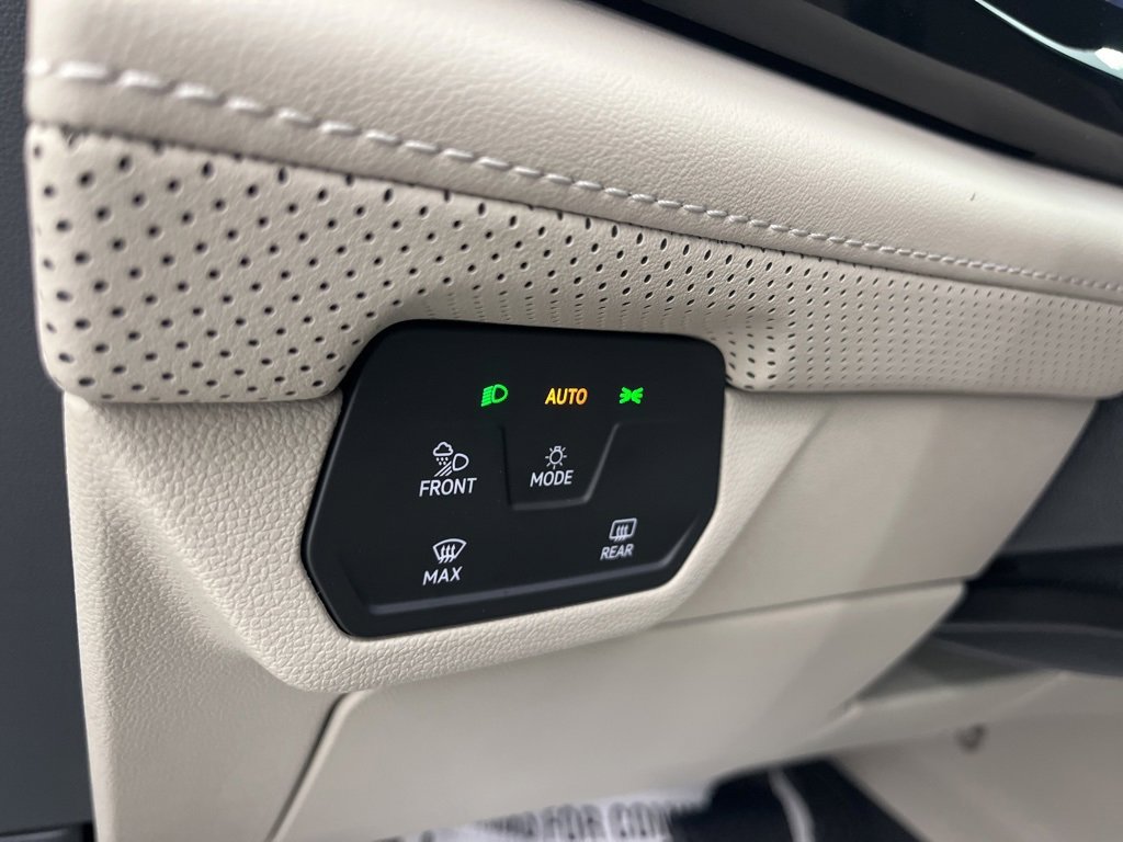 Certified 2025 Volkswagen Atlas SE image 14