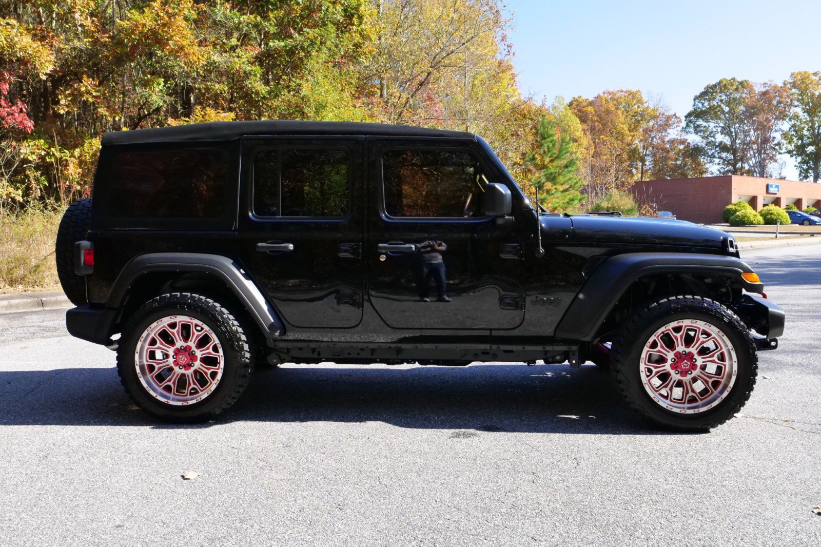 Used 2022 Jeep Wrangler Unlimited Sport image 32