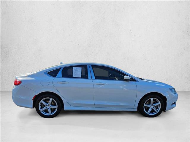 Used 2017 Chrysler 200 Limited Platinum image 4
