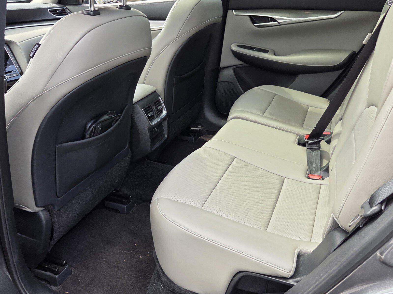 Used 2023 INFINITI QX50 Luxe FWD image 11