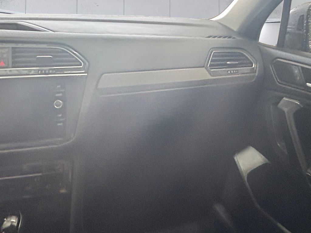 Used 2022 Volkswagen Tiguan SE w/ Panoramic Sunroof Package image 15
