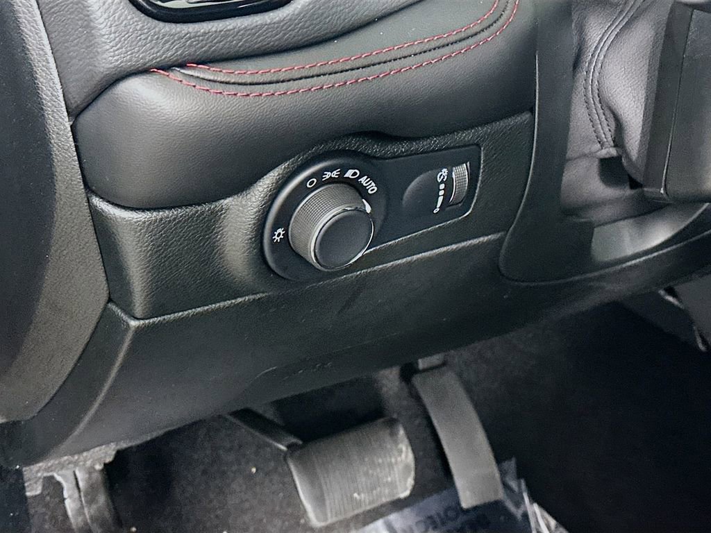 Certified 2025 Dodge Durango GT image 18