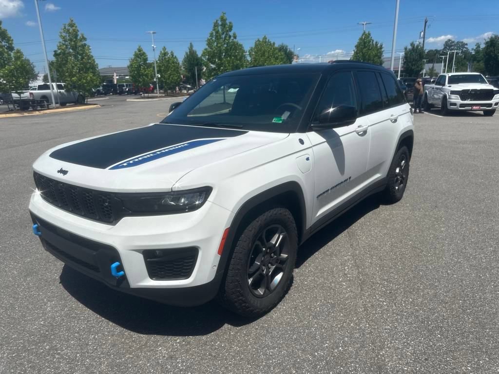 New 2024 Jeep Grand Cherokee Trailhawk w/ Advanced Protech Group II AWD/4WD image 4