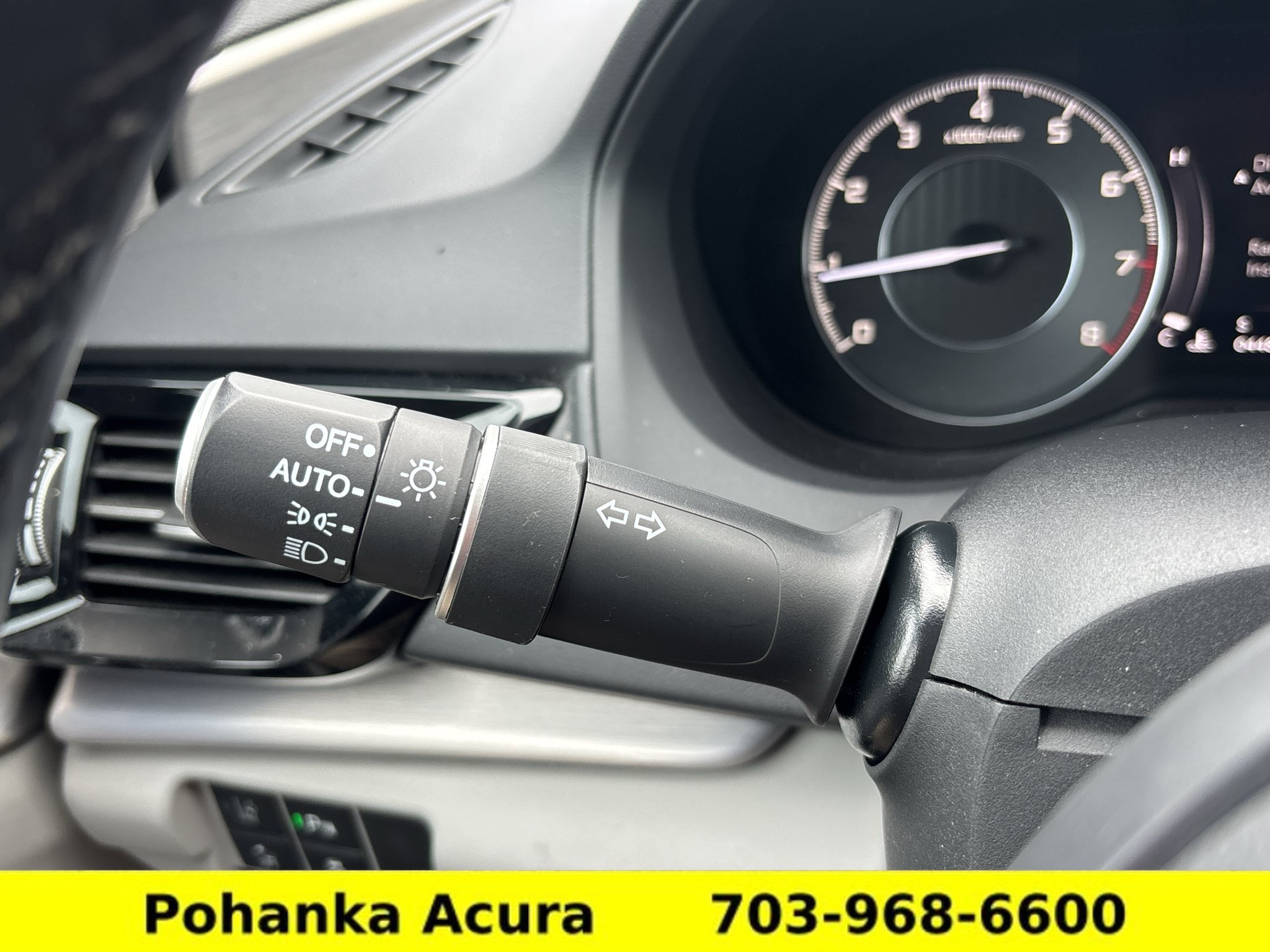 Used 2019 Acura RDX w/ Technology Package AWD/4WD image 10