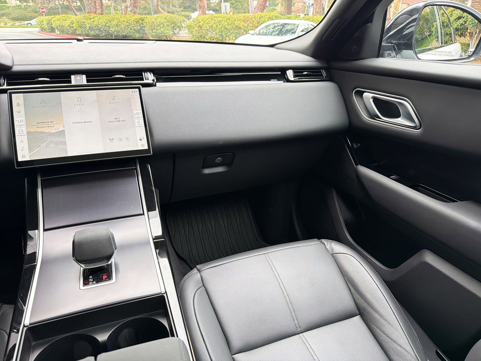 Used 2026 Land Rover Range Rover Velar Dynamic SE AWD/4WD image 29