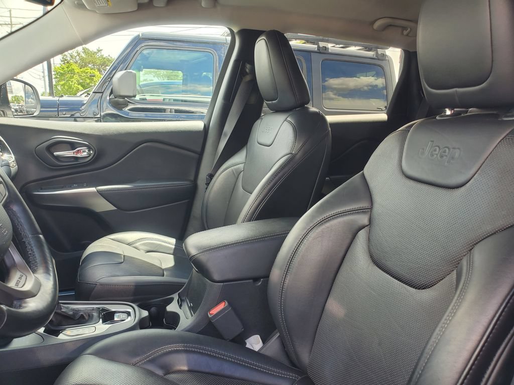 Used 2020 Jeep Cherokee Limited AWD/4WD image 6