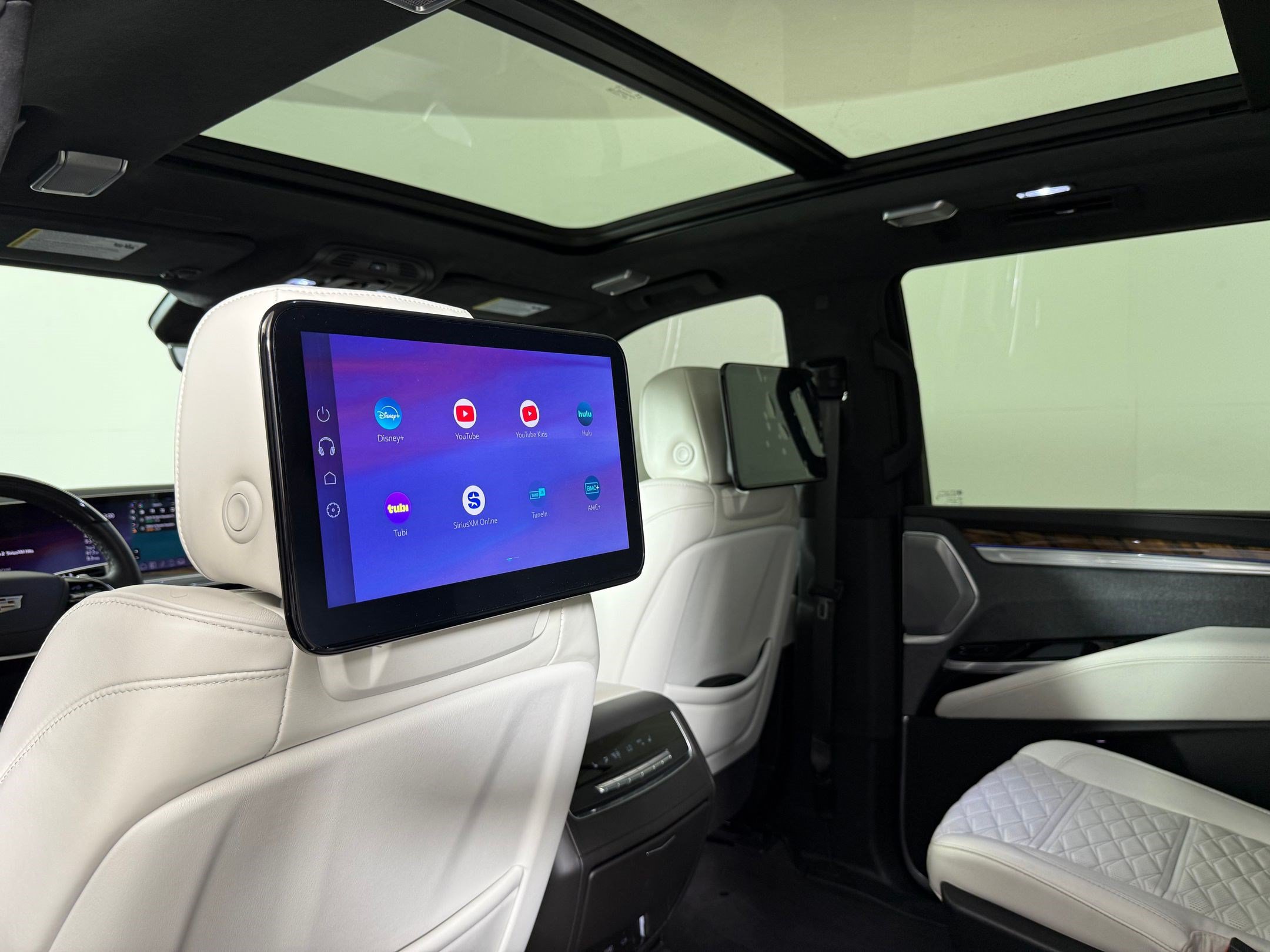 Used 2025 Cadillac Escalade Sport Platinum AWD/4WD image 29