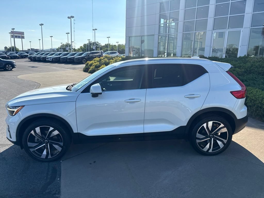 Certified 2024 Volvo XC40 B5 Plus w/ Protection Package Premier AWD/4WD image 9