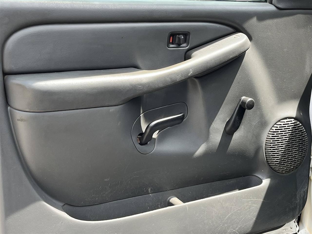 Used 2006 Chevrolet Silverado 3500 2WD Regular Cab image 12