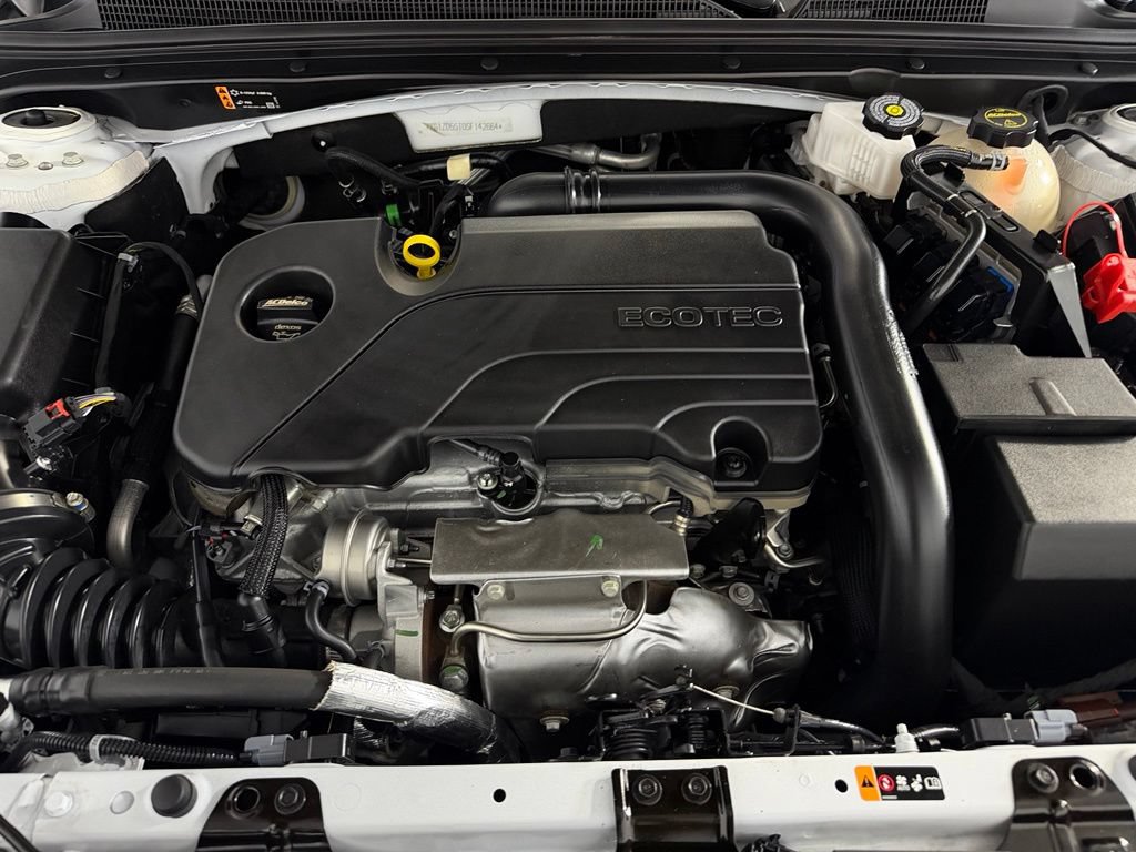 Used 2025 Chevrolet Malibu LT FWD image 34