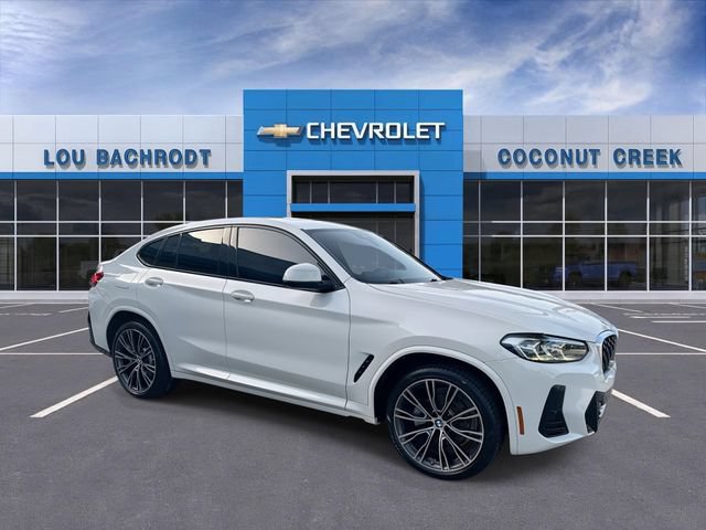 Used 2022 BMW X4 xDrive30i w/ M Sport Package AWD/4WD image 2