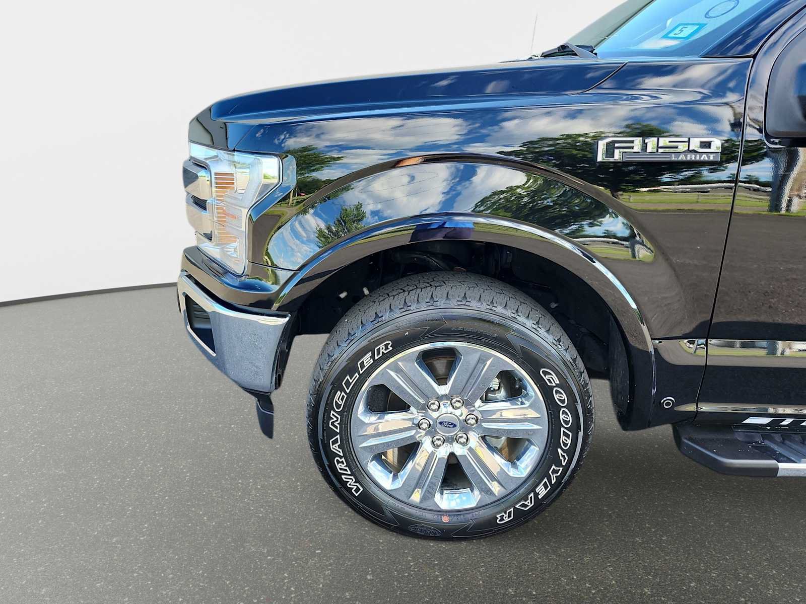 Used 2020 Ford F150 Lariat w/ Equipment Group 502A Luxury AWD/4WD image 10