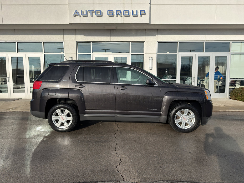 Used 2015 GMC Terrain SLT image 2