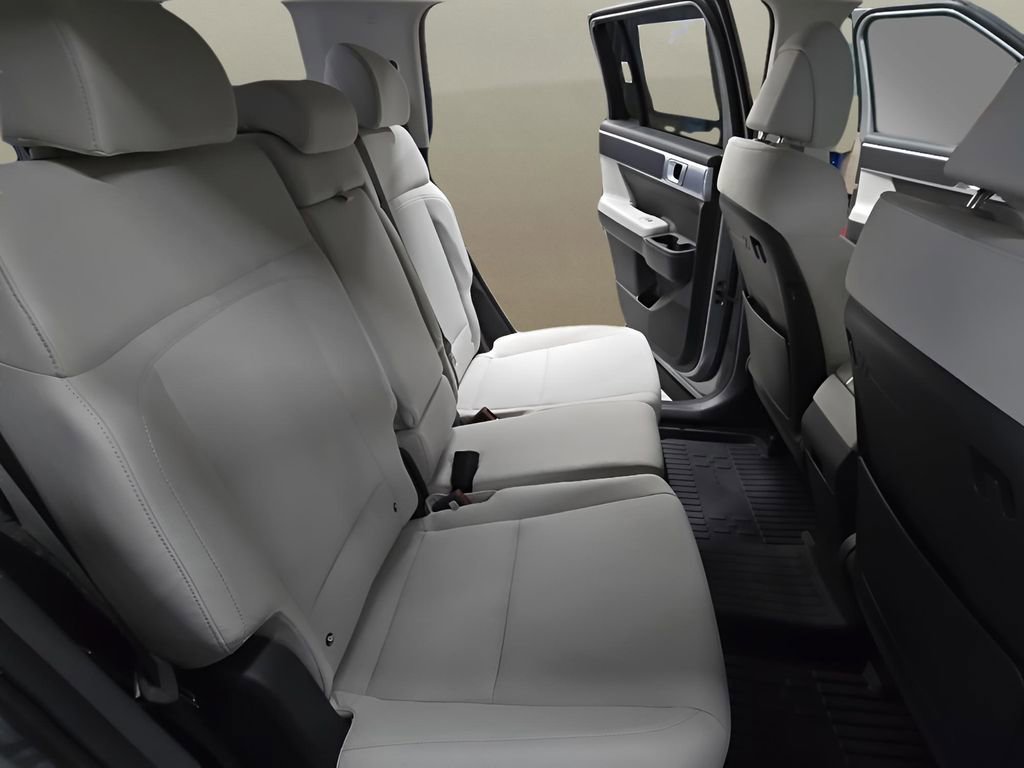 New 2026 Hyundai Santa Fe SE image 18