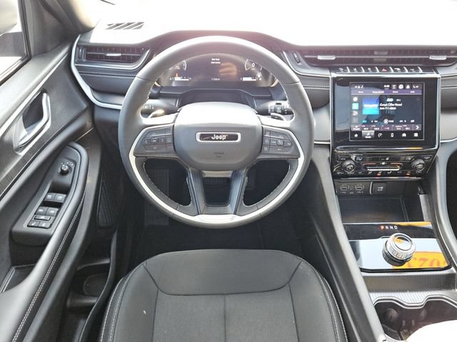 Used 2025 Jeep Grand Cherokee L Laredo w/ Luxury Tech Group I RWD image 12