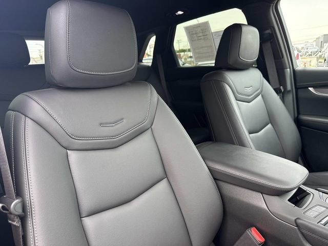 Certified 2024 Cadillac XT5 Luxury w/ LPO, Floor Liner Package AWD/4WD image 21